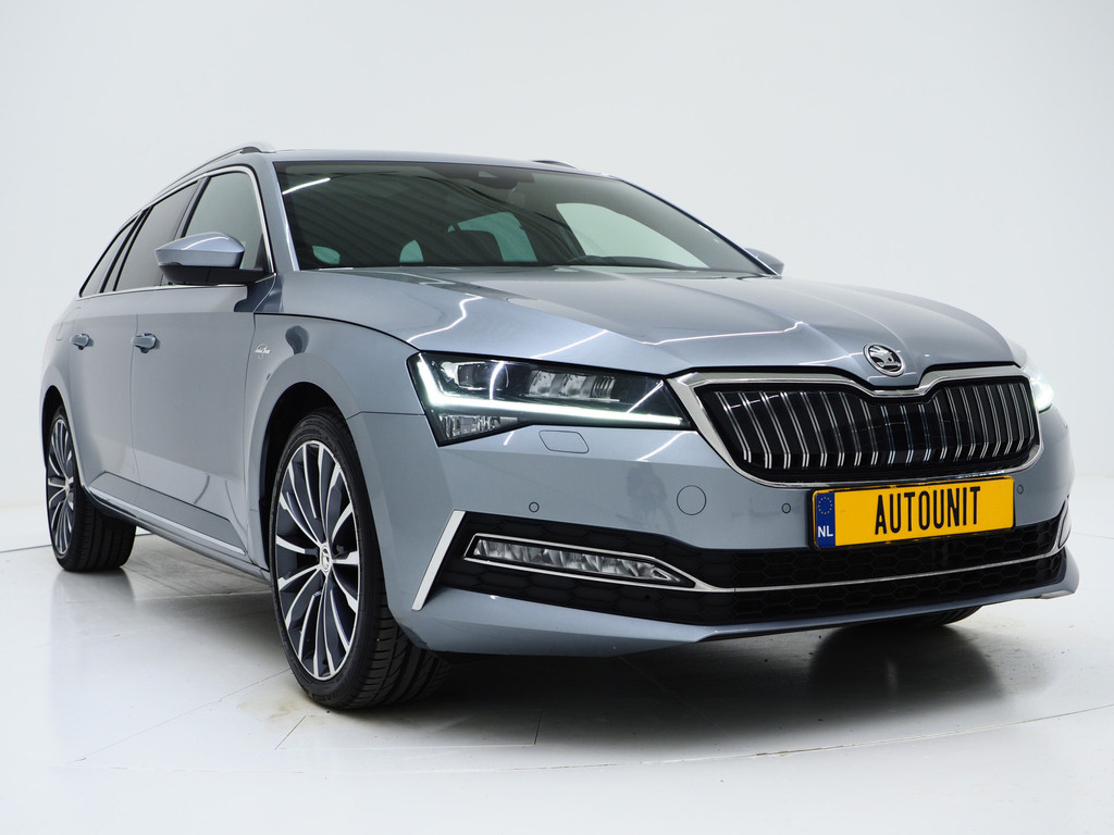 Škoda Superb Combi 1.4 TSI iV Laurin & Klement 10