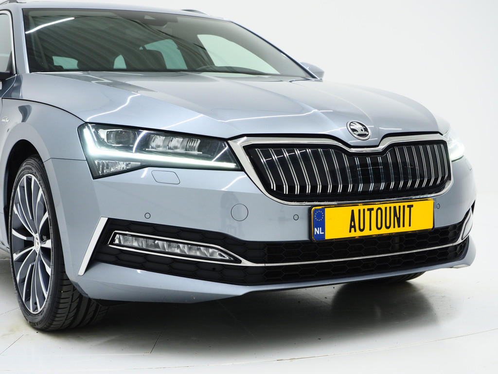 Škoda Superb Combi 1.4 TSI iV Laurin & Klement 11