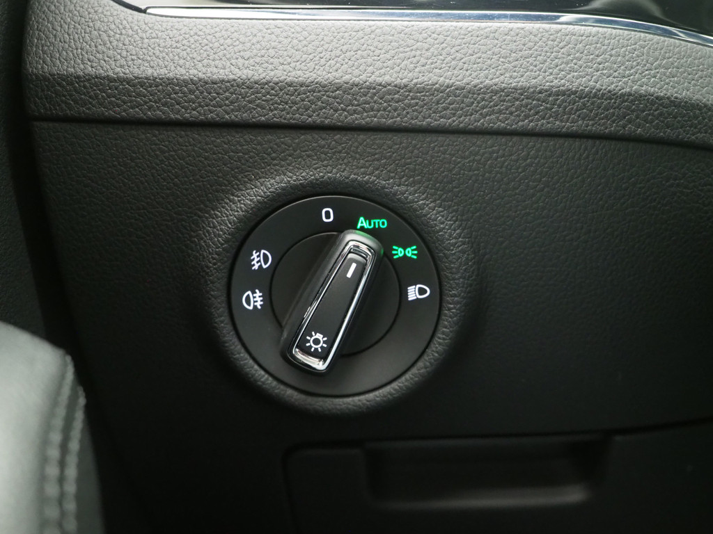 Škoda Superb Combi 1.4 TSI iV Laurin & Klement 21
