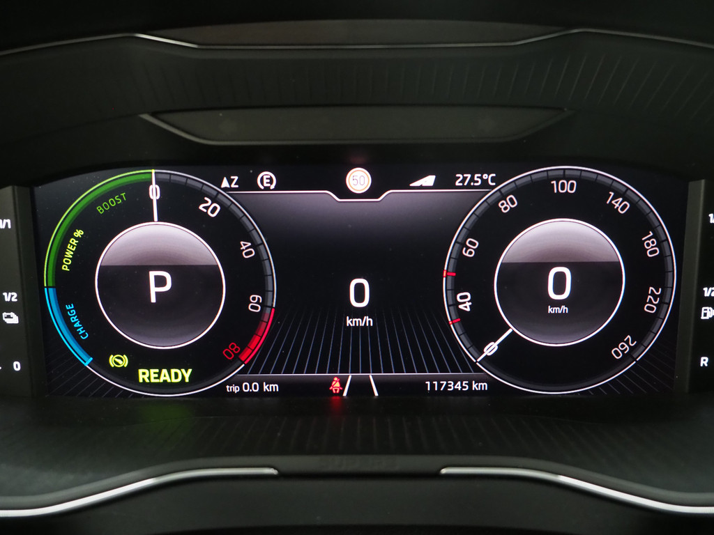 Škoda Superb Combi 1.4 TSI iV Laurin & Klement 27