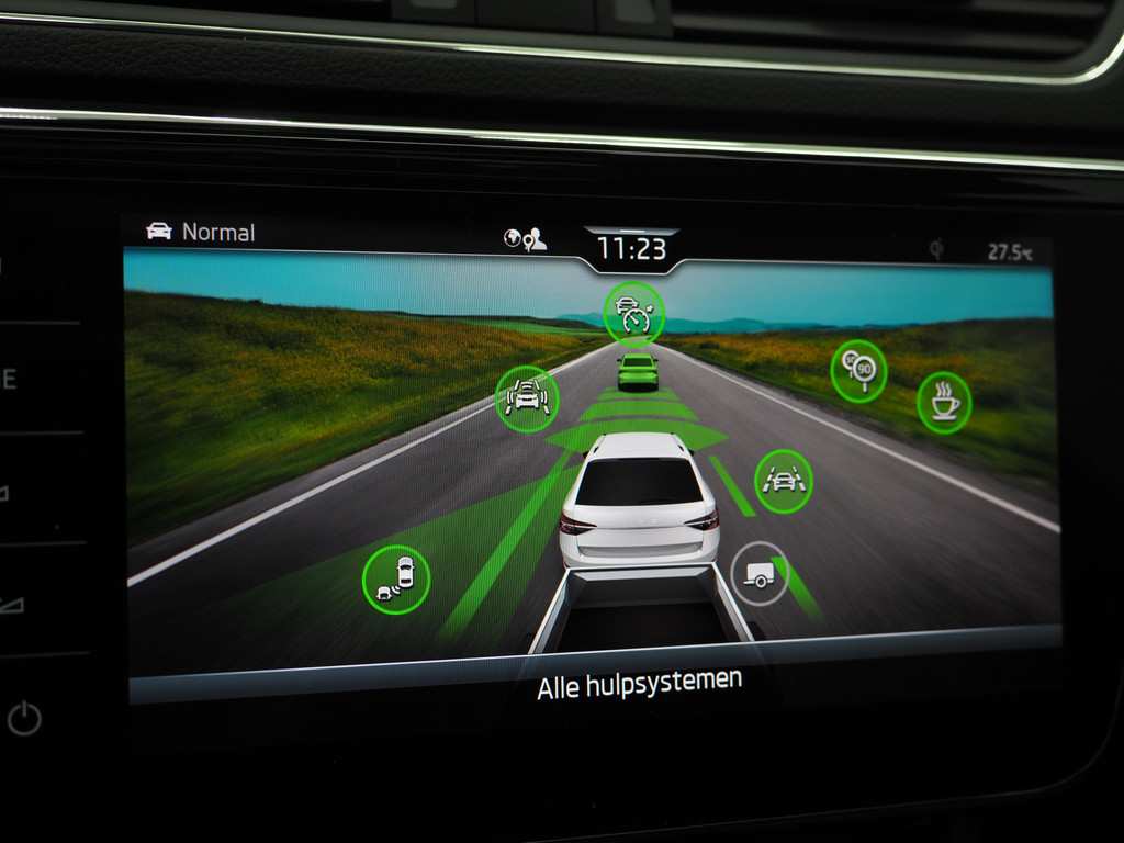 Škoda Superb Combi 1.4 TSI iV Laurin & Klement 32