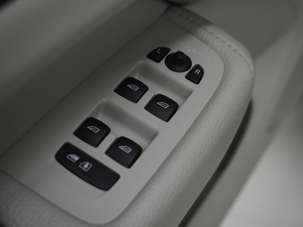 Volvo XC60 2.0 Recharge T8 AWD Inscription 19