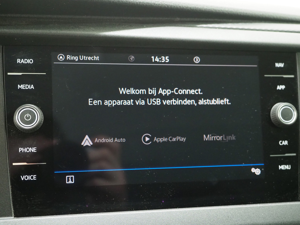Volkswagen Transporter 2.0 TDI L2H1 30 DC Comfortline 57