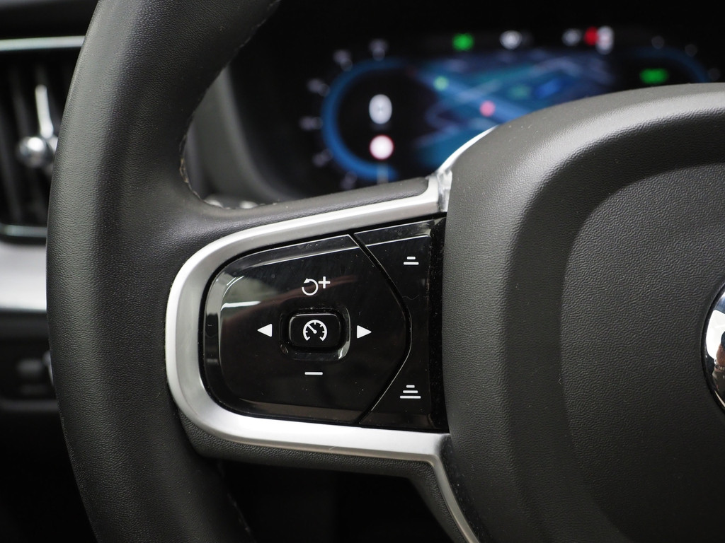 Volvo XC60 2.0 T8 Recharge AWD R-Design Dark 21