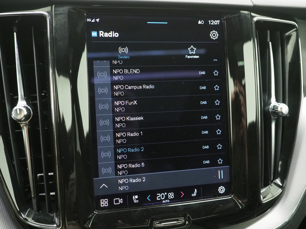 Volvo XC60 2.0 T8 Recharge AWD R-Design Dark 33
