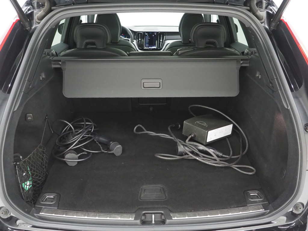 Volvo XC60 2.0 T8 Recharge AWD R-Design Dark 39
