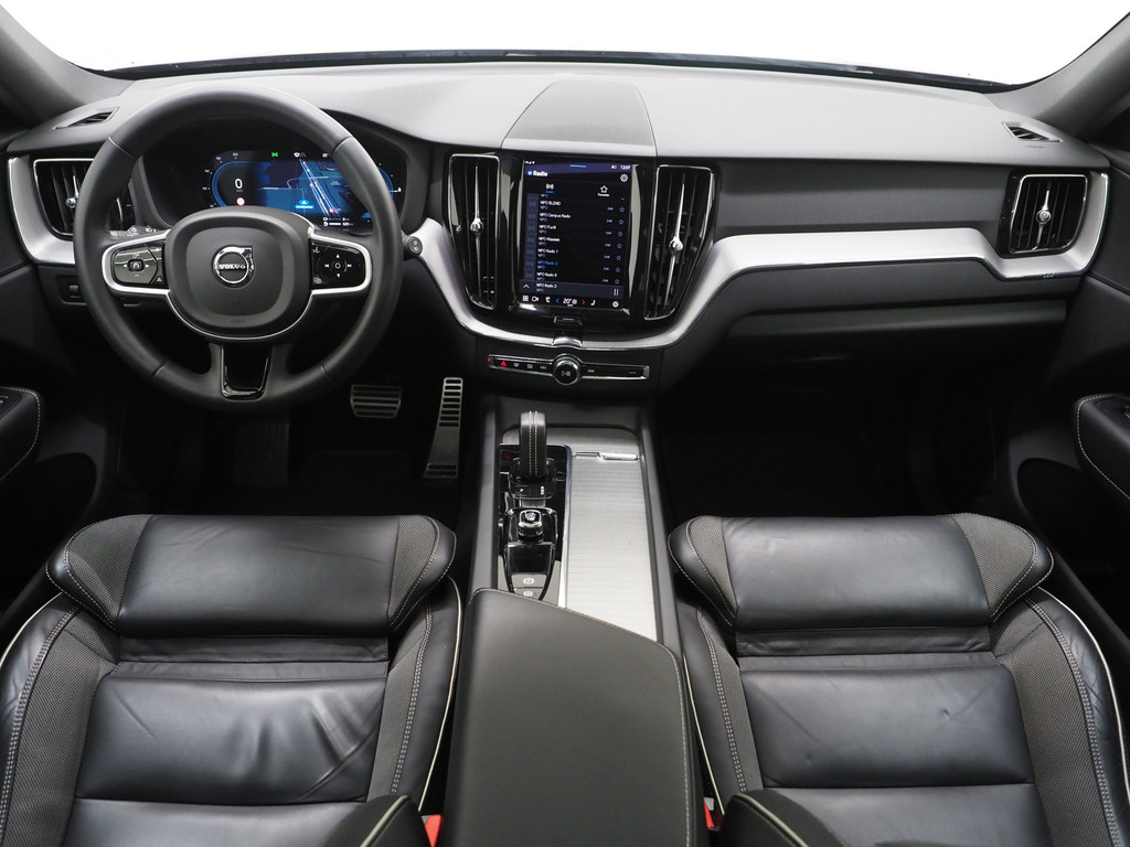 Volvo XC60 2.0 T8 Recharge AWD R-Design Dark 4