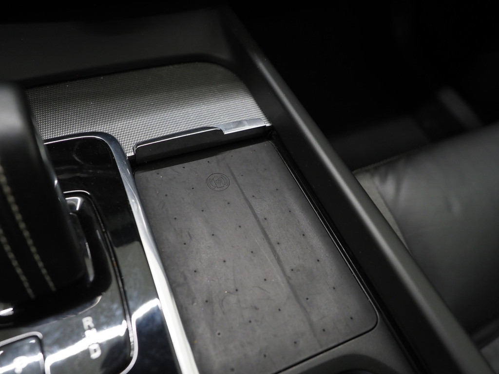 Volvo XC60 2.0 T8 Recharge AWD R-Design Dark 76