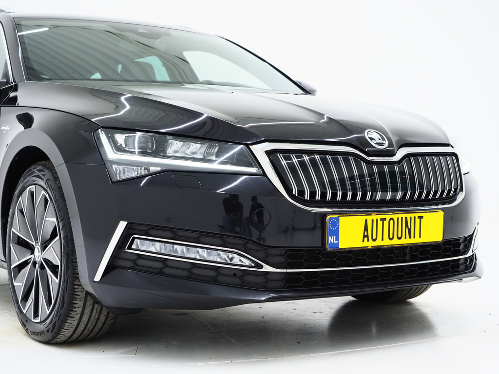Škoda Superb Combi 1.4 TSI iV Laurin & Klement 11