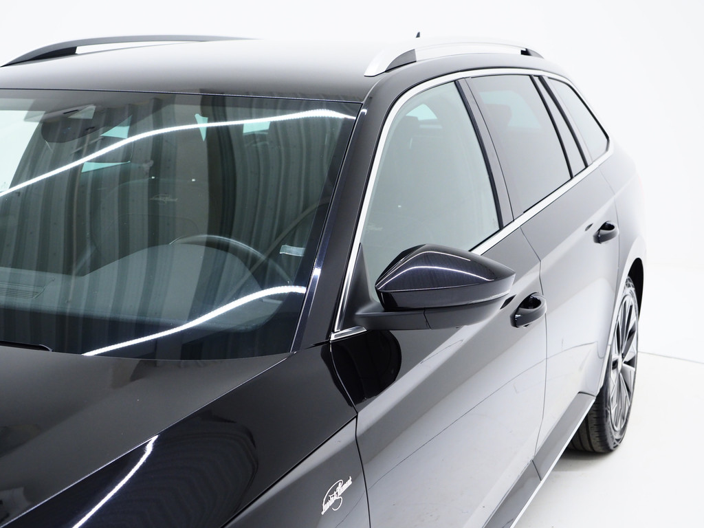 Škoda Superb Combi 1.4 TSI iV Laurin & Klement 12