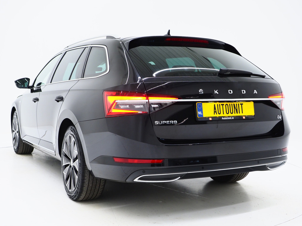 Škoda Superb Combi 1.4 TSI iV Laurin & Klement 46