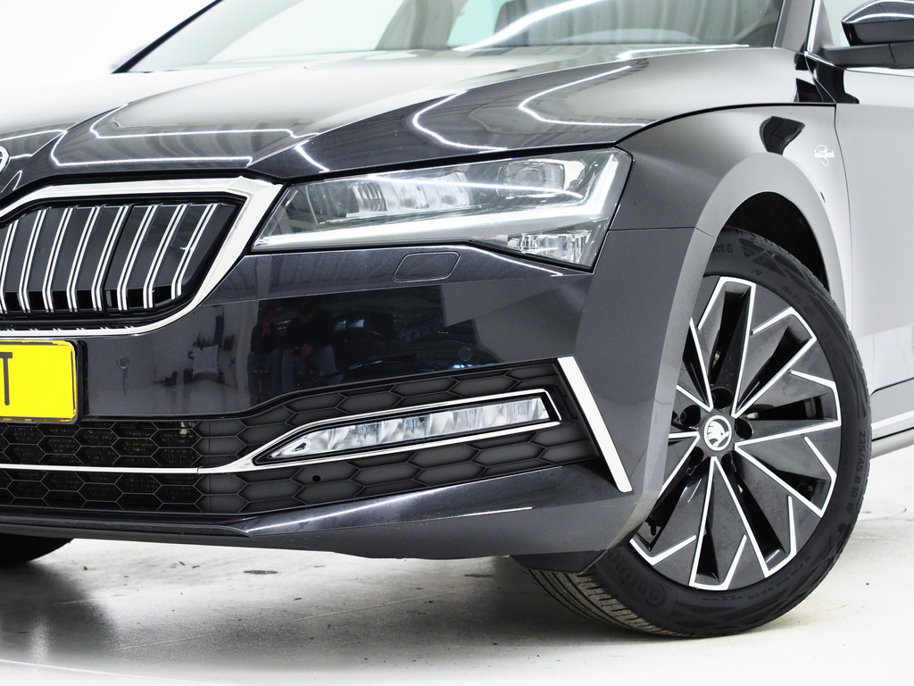 Škoda Superb Combi 1.4 TSI iV Laurin & Klement 49