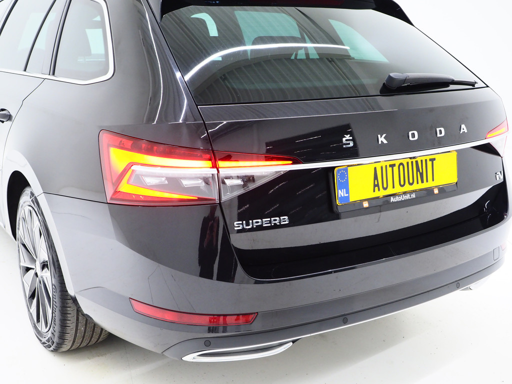Škoda Superb Combi 1.4 TSI iV Laurin & Klement 57