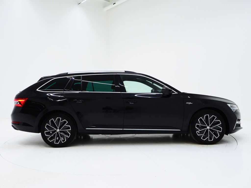 Škoda Superb Combi 1.4 TSI iV Laurin & Klement 9