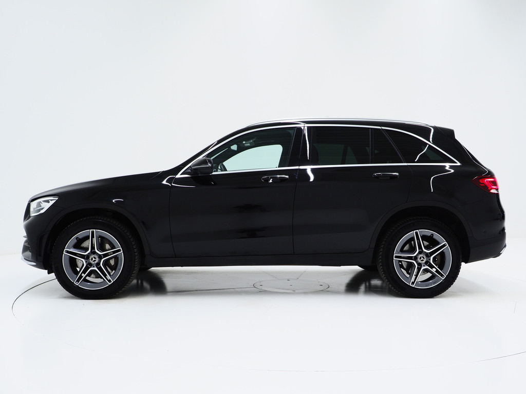 Mercedes-Benz GLC 300e 4MATIC AMG 1