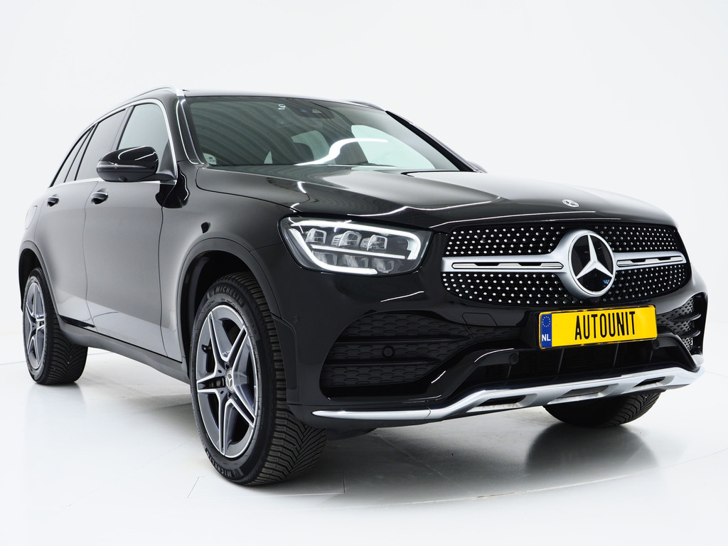Mercedes-Benz GLC 300e 4MATIC AMG 10
