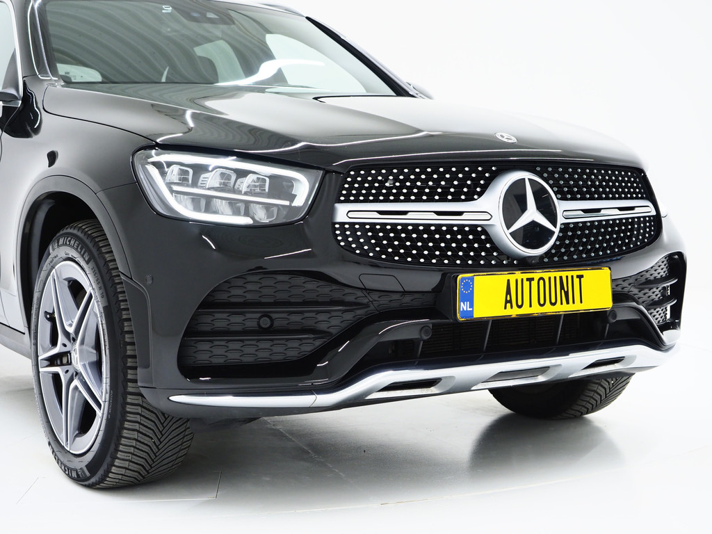 Mercedes-Benz GLC 300e 4MATIC AMG 11