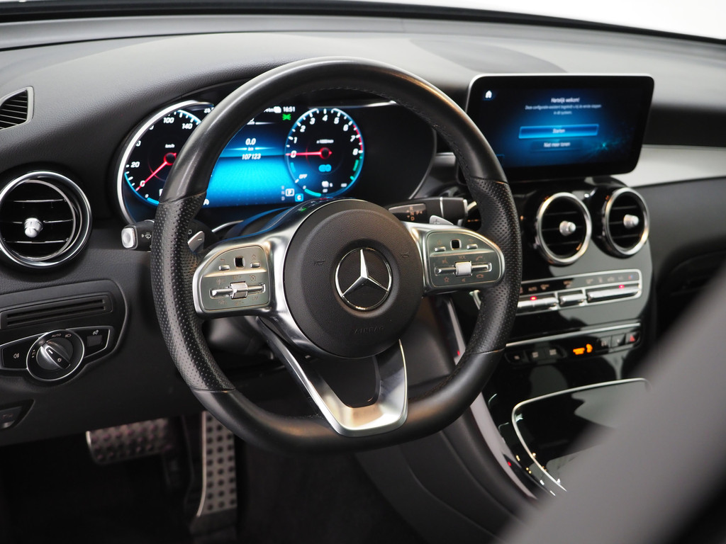 Mercedes-Benz GLC 300e 4MATIC AMG 16