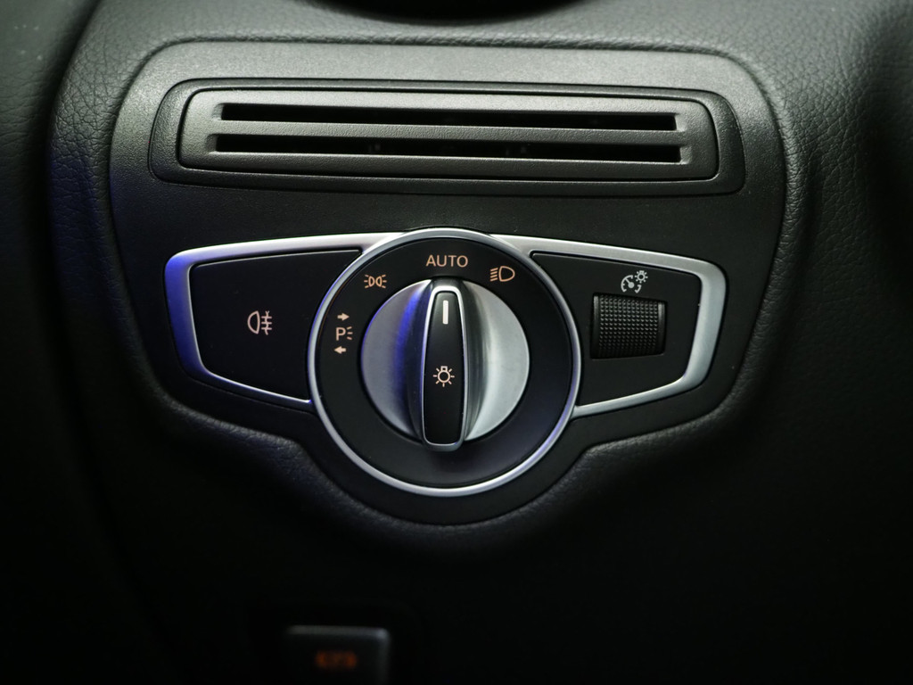 Mercedes-Benz GLC 300e 4MATIC AMG 19