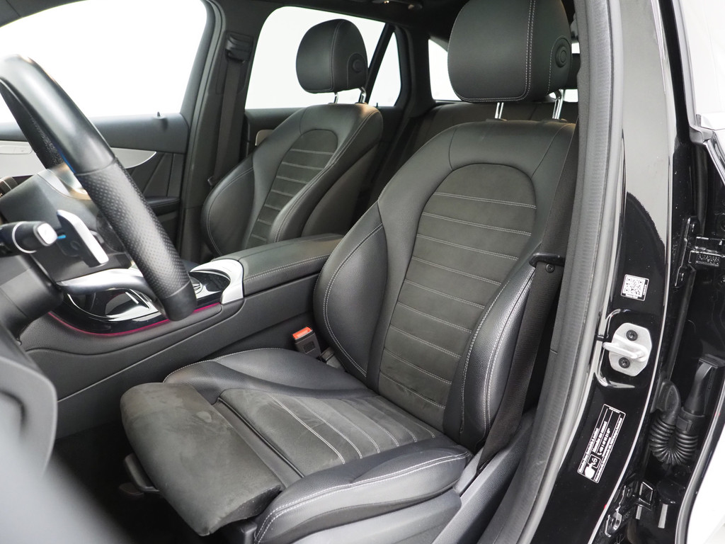 Mercedes-Benz GLC 300e 4MATIC AMG 3