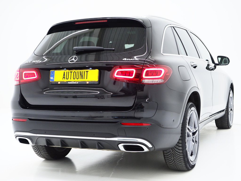 Mercedes-Benz GLC 300e 4MATIC AMG 46