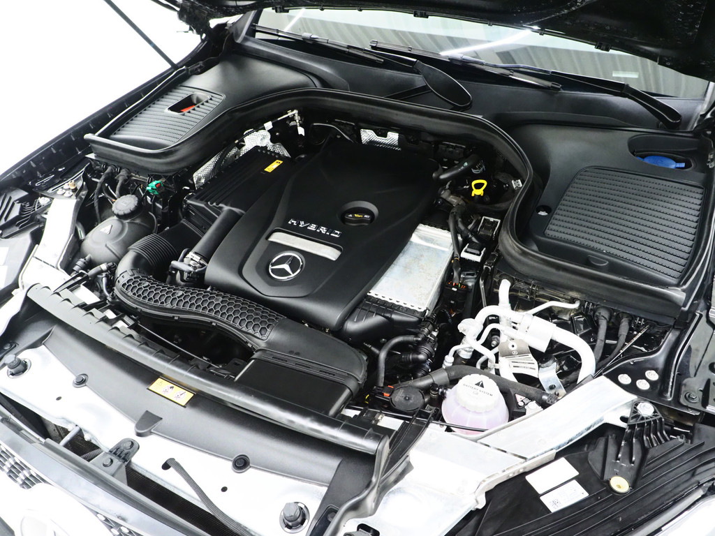 Mercedes-Benz GLC 300e 4MATIC AMG 6