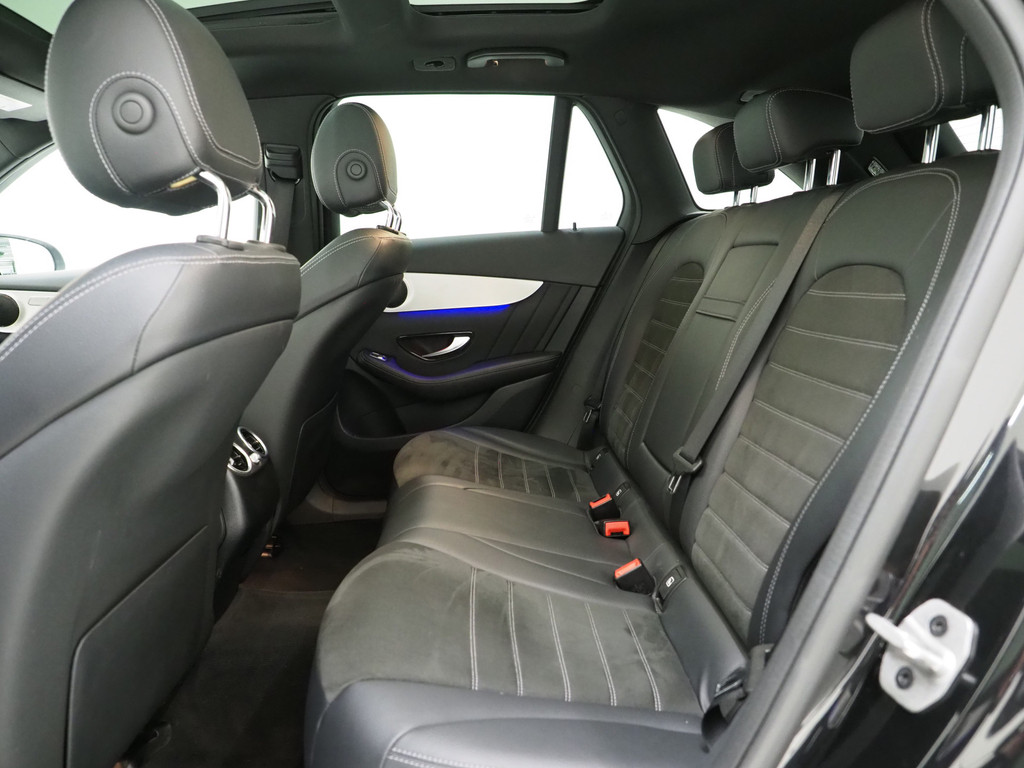 Mercedes-Benz GLC 300e 4MATIC AMG 72