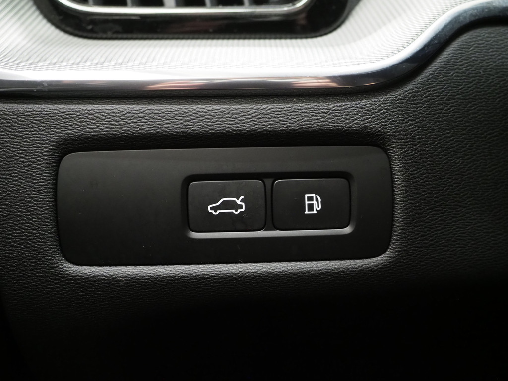 Volvo XC60 2.0 T6 Recharge AWD Plus Long Range 19