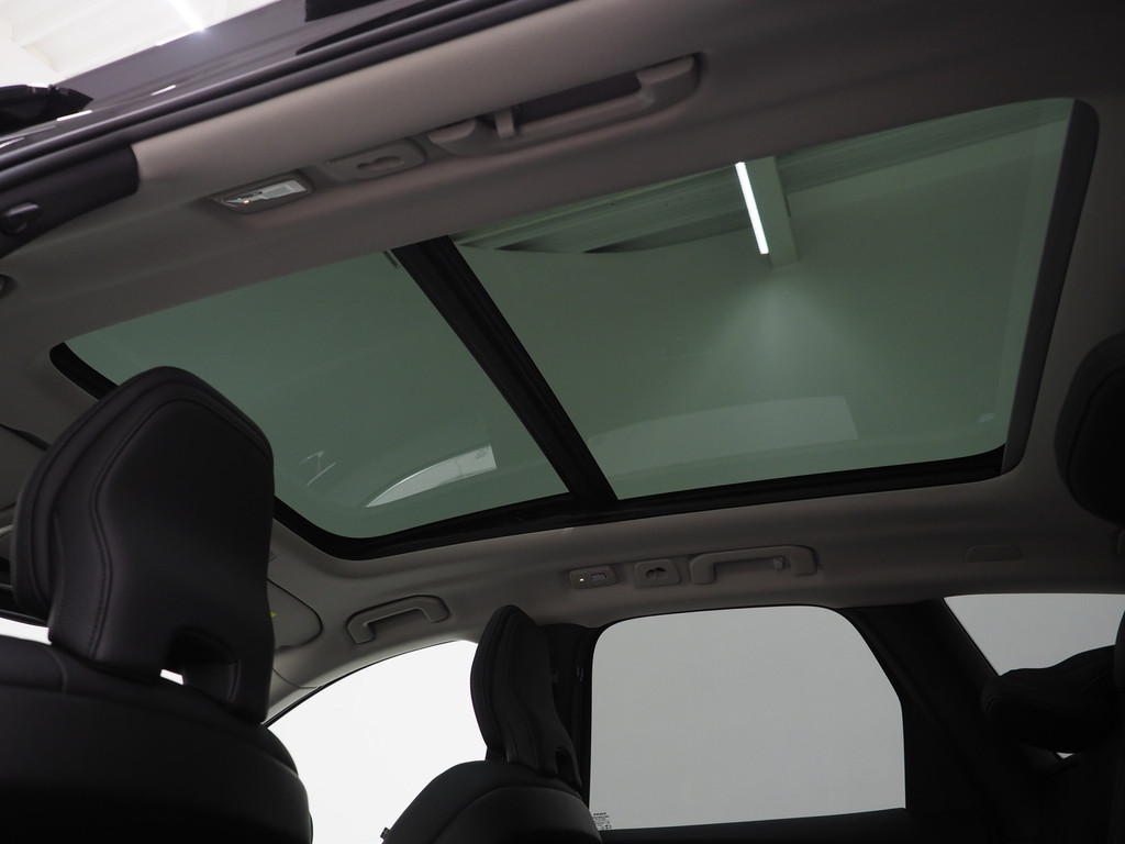 Volvo XC60 2.0 T6 Recharge AWD Plus Long Range 34