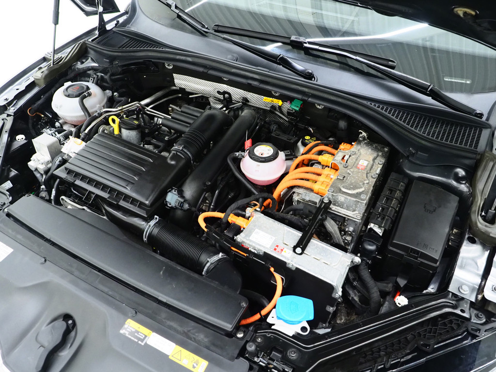 Škoda Superb 1.4 TSI iV 218PK 6
