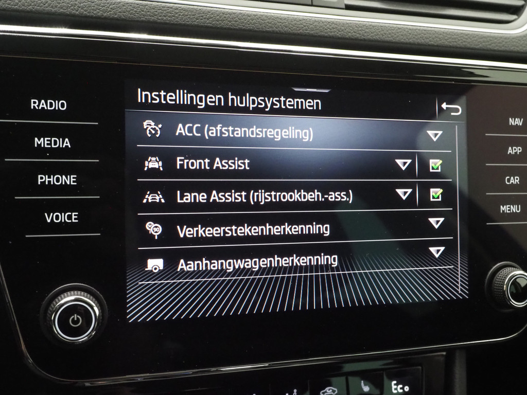 Škoda Superb 1.4 TSI iV 218PK 64