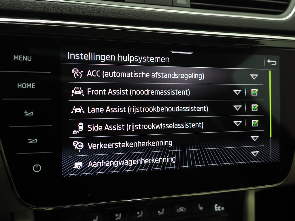 Škoda Superb Combi 1.4 TSI iV 218PK 32