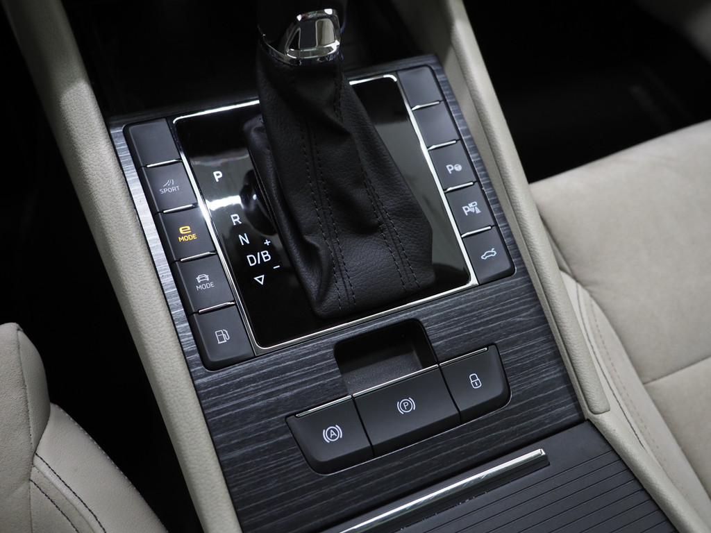 Škoda Superb Combi 1.4 TSI iV 218PK 37