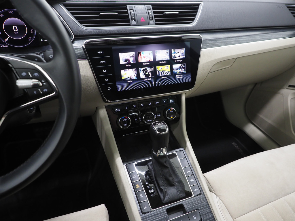 Škoda Superb Combi 1.4 TSI iV 218PK 38