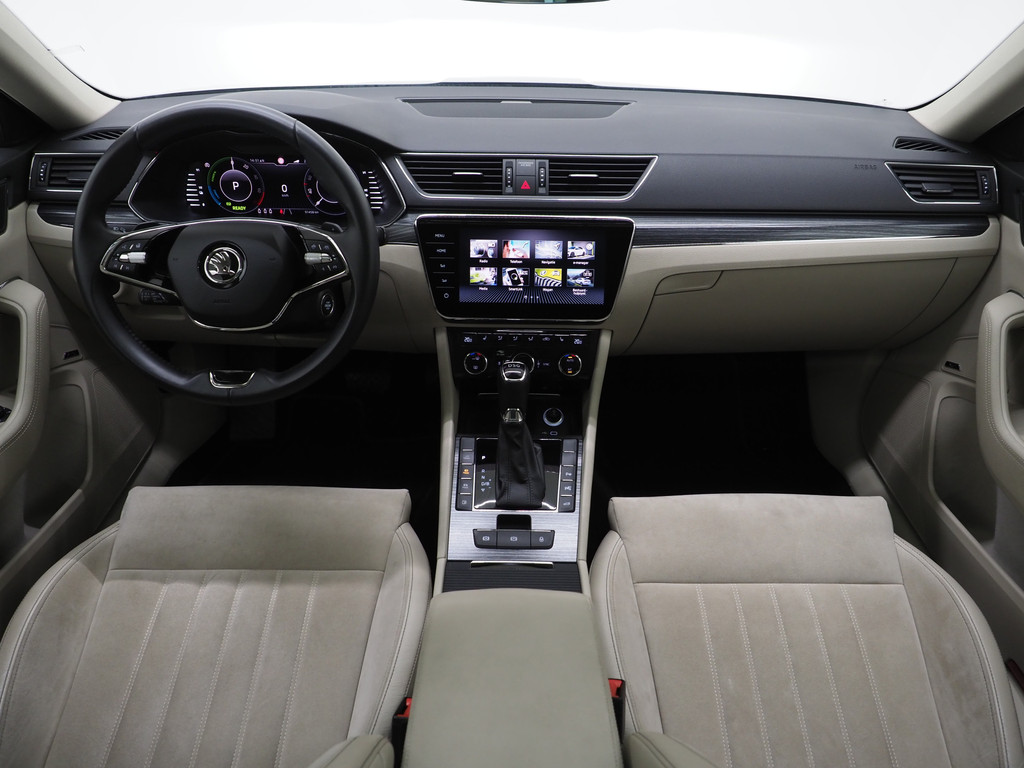 Škoda Superb Combi 1.4 TSI iV 218PK 4