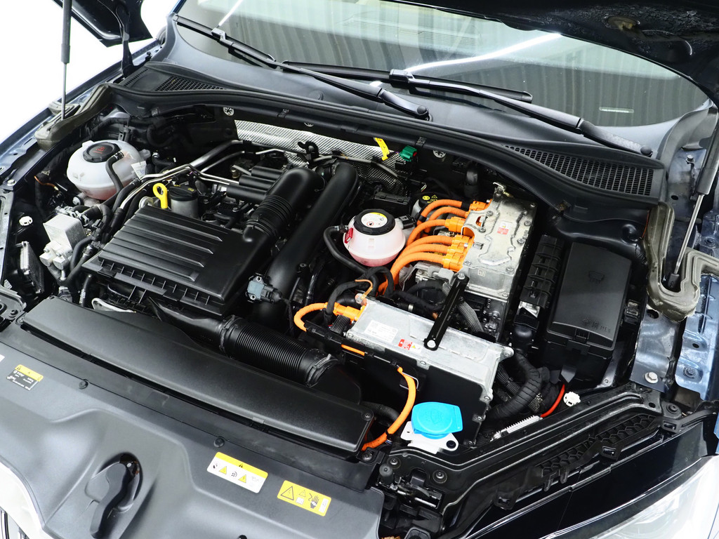 Škoda Superb Combi 1.4 TSI iV 218PK 6