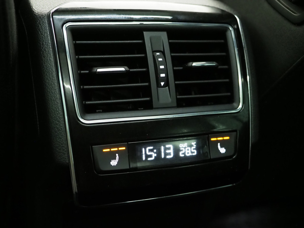 Škoda Superb Combi 1.4 TSI iV 218PK 37