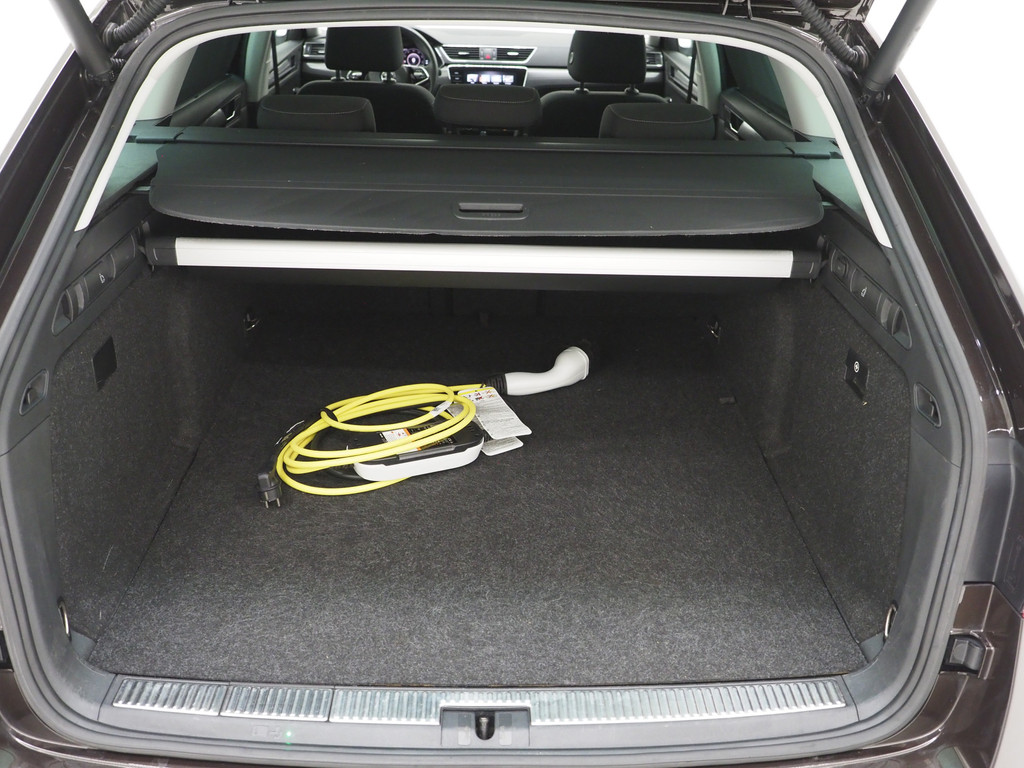 Škoda Superb Combi 1.4 TSI iV 218PK 42