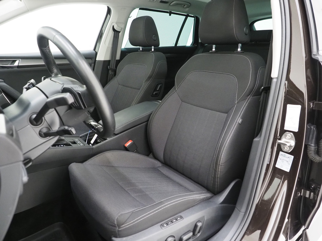 Škoda Superb Combi 1.4 TSI iV 218PK 49