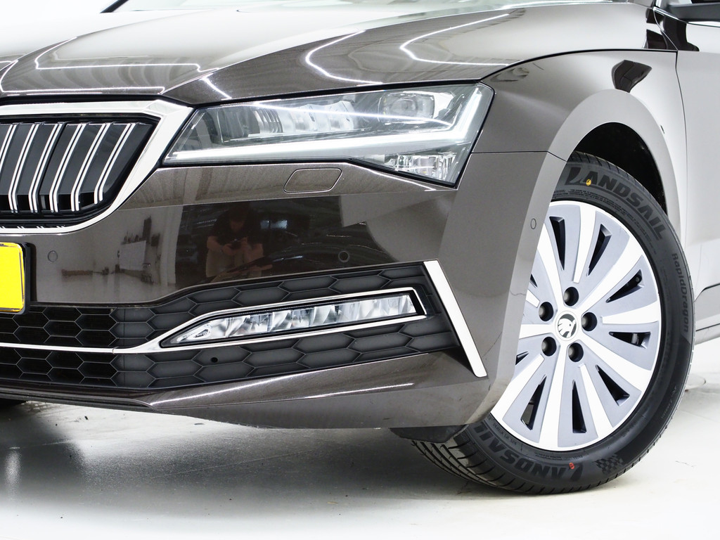 Škoda Superb Combi 1.4 TSI iV 218PK 51