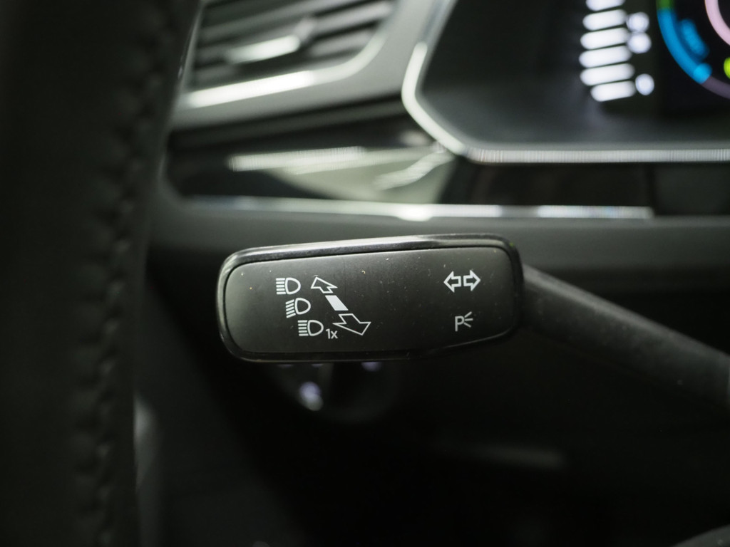 Škoda Superb Combi 1.4 TSI iV Laurin & Klement 22