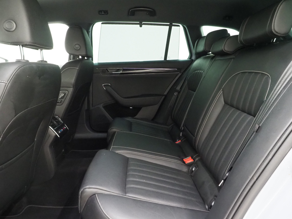 Škoda Superb Combi 1.4 TSI iV Laurin & Klement 42