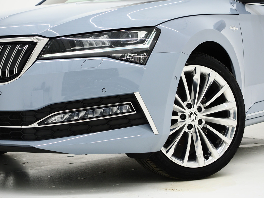Škoda Superb Combi 1.4 TSI iV Laurin & Klement 5