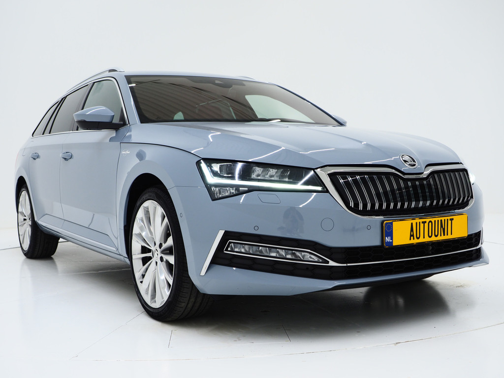 Škoda Superb Combi 1.4 TSI iV Laurin & Klement 57