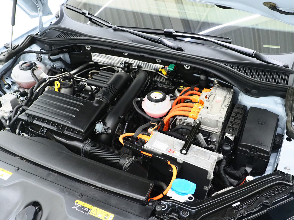 Škoda Superb Combi 1.4 TSI iV Laurin & Klement 6
