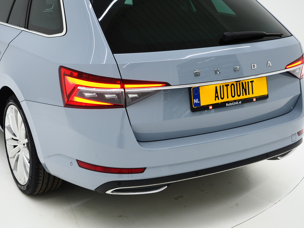 Škoda Superb Combi 1.4 TSI iV Laurin & Klement 60