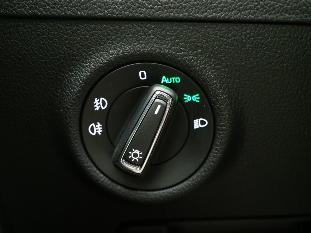 Škoda Superb Combi 1.4 TSI iV Laurin & Klement 68