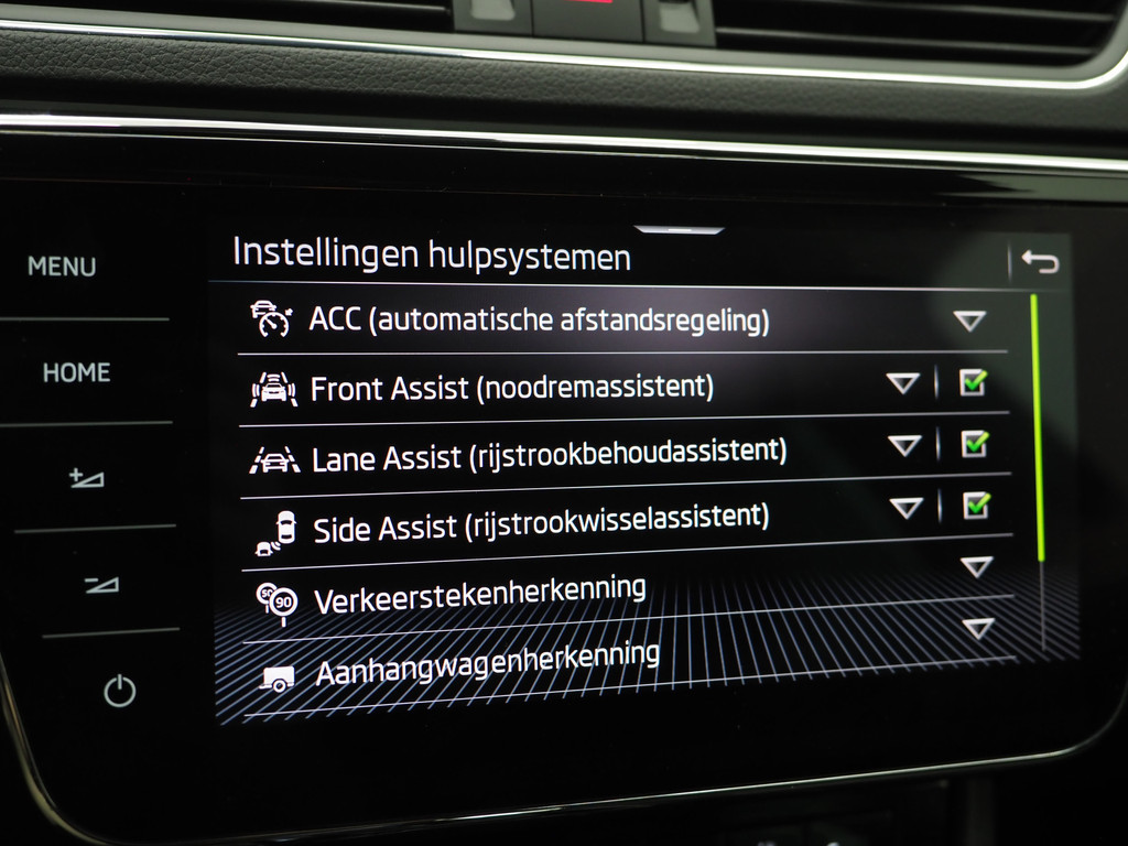 Škoda Superb Combi 1.4 TSI iV Laurin & Klement 79