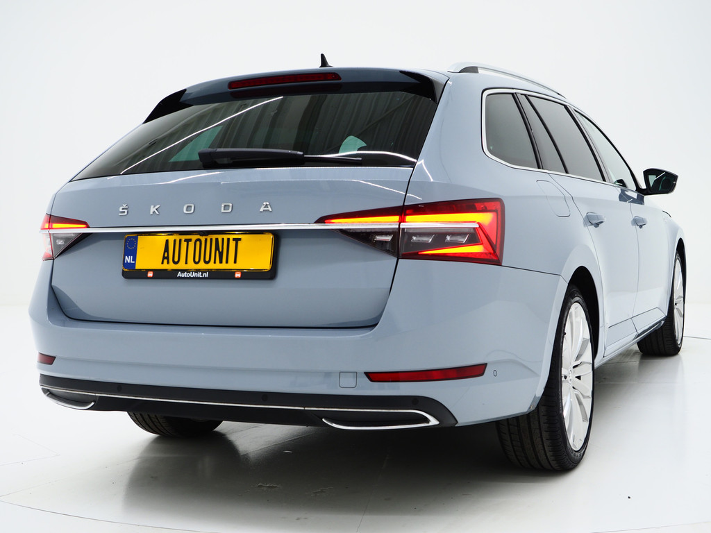 Škoda Superb Combi 1.4 TSI iV Laurin & Klement 8