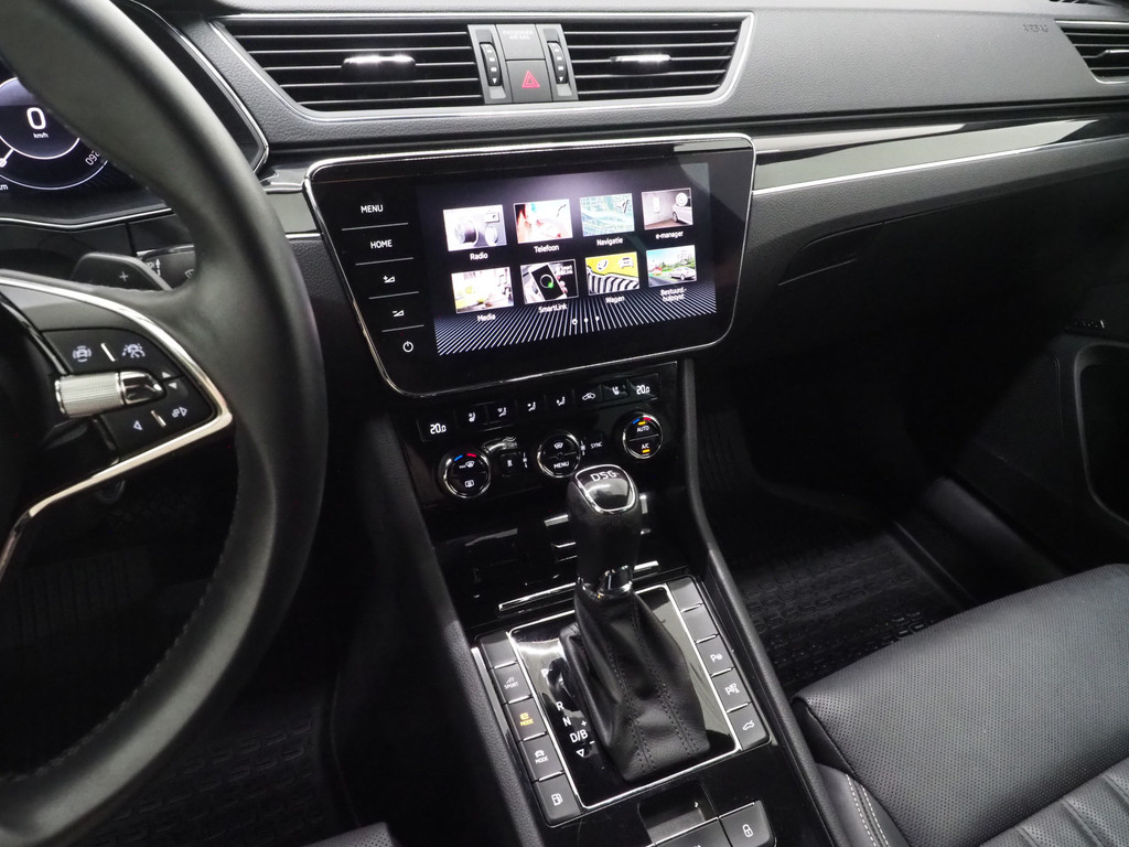 Škoda Superb Combi 1.4 TSI iV Laurin & Klement 85